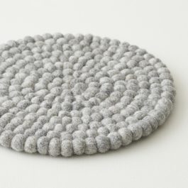 Tablemat in Pale Grey Wool Felt from Auraque